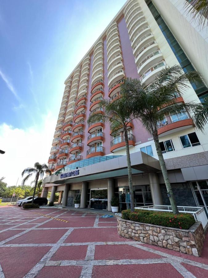 Flat Com Vista Panoramica -15- Na Barra Da Tijuca - Estacionamento Gratuito - Frigobar - Ar Condicionado - Piscina - Academia - Balsa Para Praia Gratis - Varanda - Vista Parcial Mar E Lagoa Rio de Janeiro Esterno foto