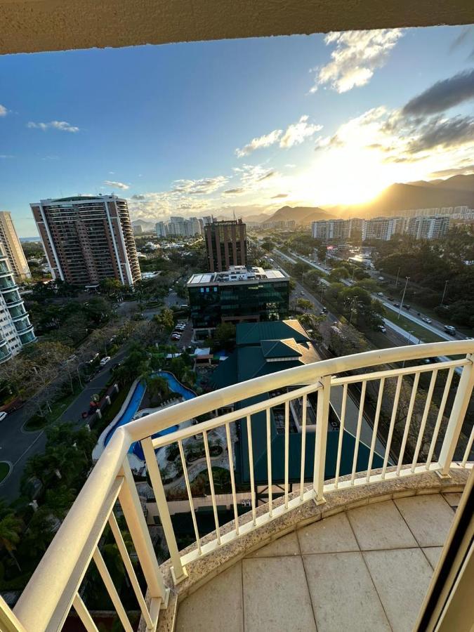 Flat Com Vista Panoramica -15- Na Barra Da Tijuca - Estacionamento Gratuito - Frigobar - Ar Condicionado - Piscina - Academia - Balsa Para Praia Gratis - Varanda - Vista Parcial Mar E Lagoa Rio de Janeiro Esterno foto