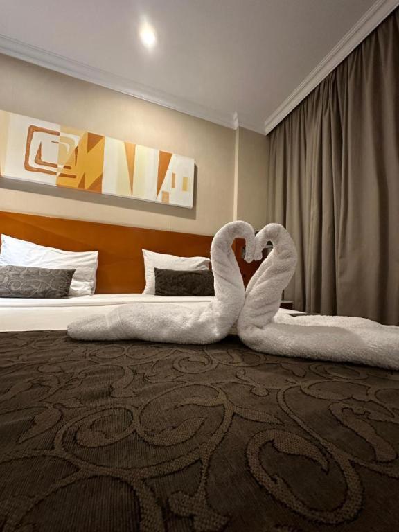 Flat Com Vista Panoramica -15- Na Barra Da Tijuca - Estacionamento Gratuito - Frigobar - Ar Condicionado - Piscina - Academia - Balsa Para Praia Gratis - Varanda - Vista Parcial Mar E Lagoa Rio de Janeiro Esterno foto