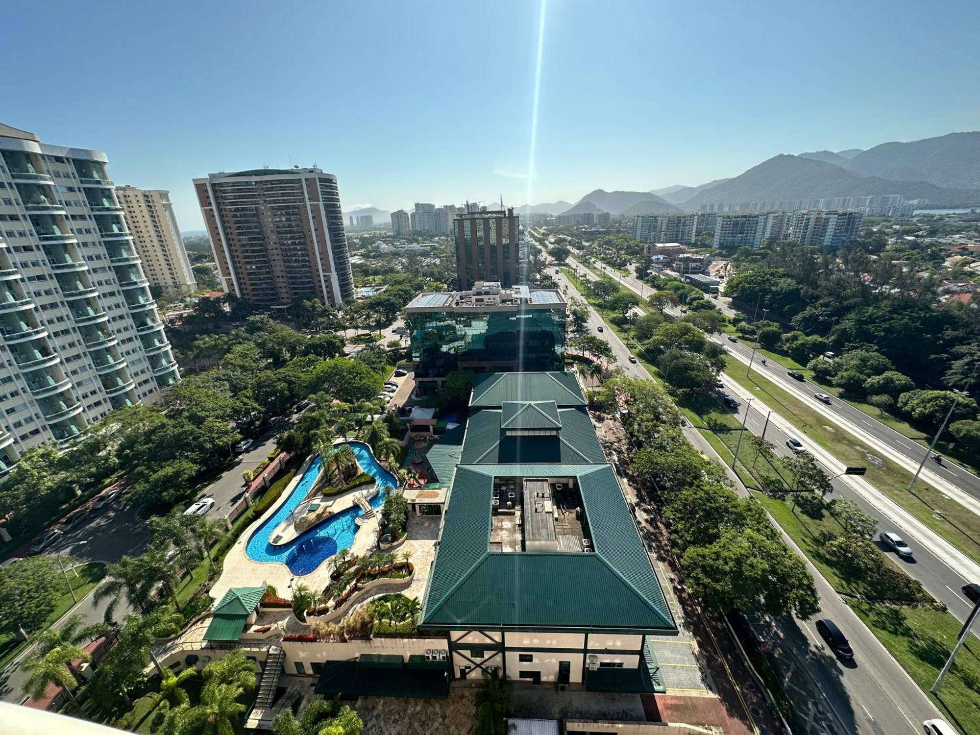 Flat Com Vista Panoramica -15- Na Barra Da Tijuca - Estacionamento Gratuito - Frigobar - Ar Condicionado - Piscina - Academia - Balsa Para Praia Gratis - Varanda - Vista Parcial Mar E Lagoa Rio de Janeiro Esterno foto