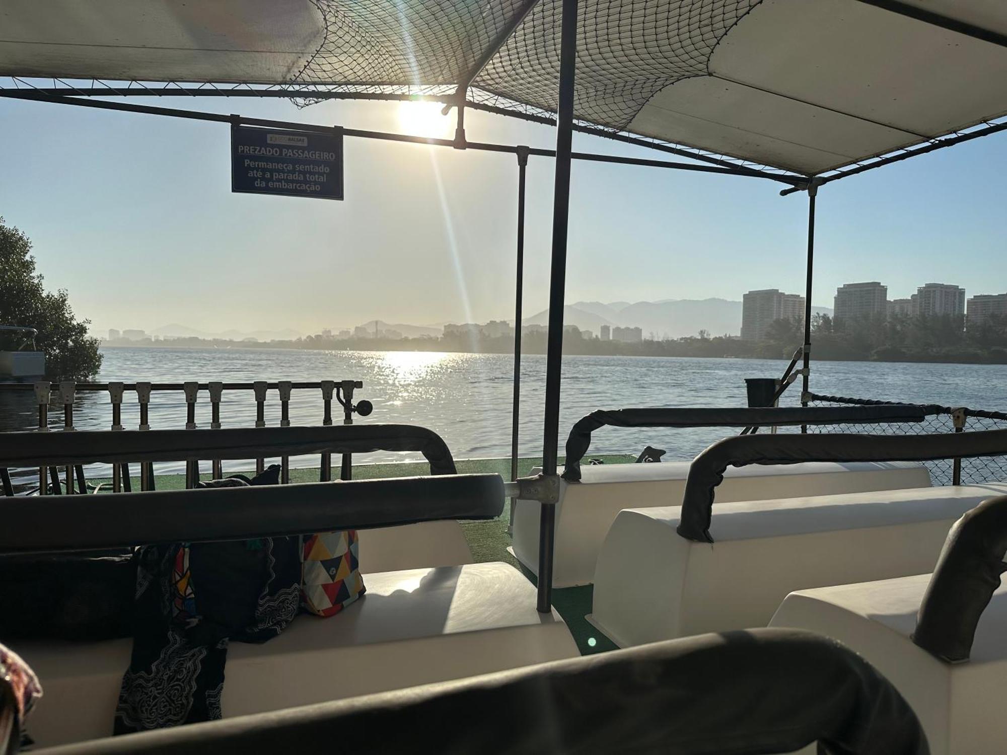 Flat Com Vista Panoramica -15- Na Barra Da Tijuca - Estacionamento Gratuito - Frigobar - Ar Condicionado - Piscina - Academia - Balsa Para Praia Gratis - Varanda - Vista Parcial Mar E Lagoa Rio de Janeiro Esterno foto