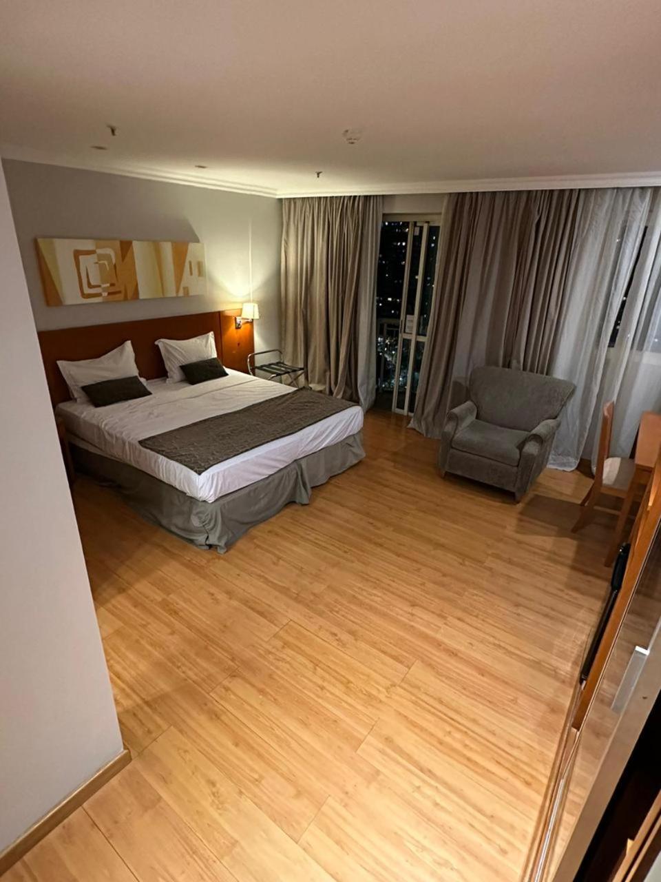 Flat Com Vista Panoramica -15- Na Barra Da Tijuca - Estacionamento Gratuito - Frigobar - Ar Condicionado - Piscina - Academia - Balsa Para Praia Gratis - Varanda - Vista Parcial Mar E Lagoa Rio de Janeiro Esterno foto